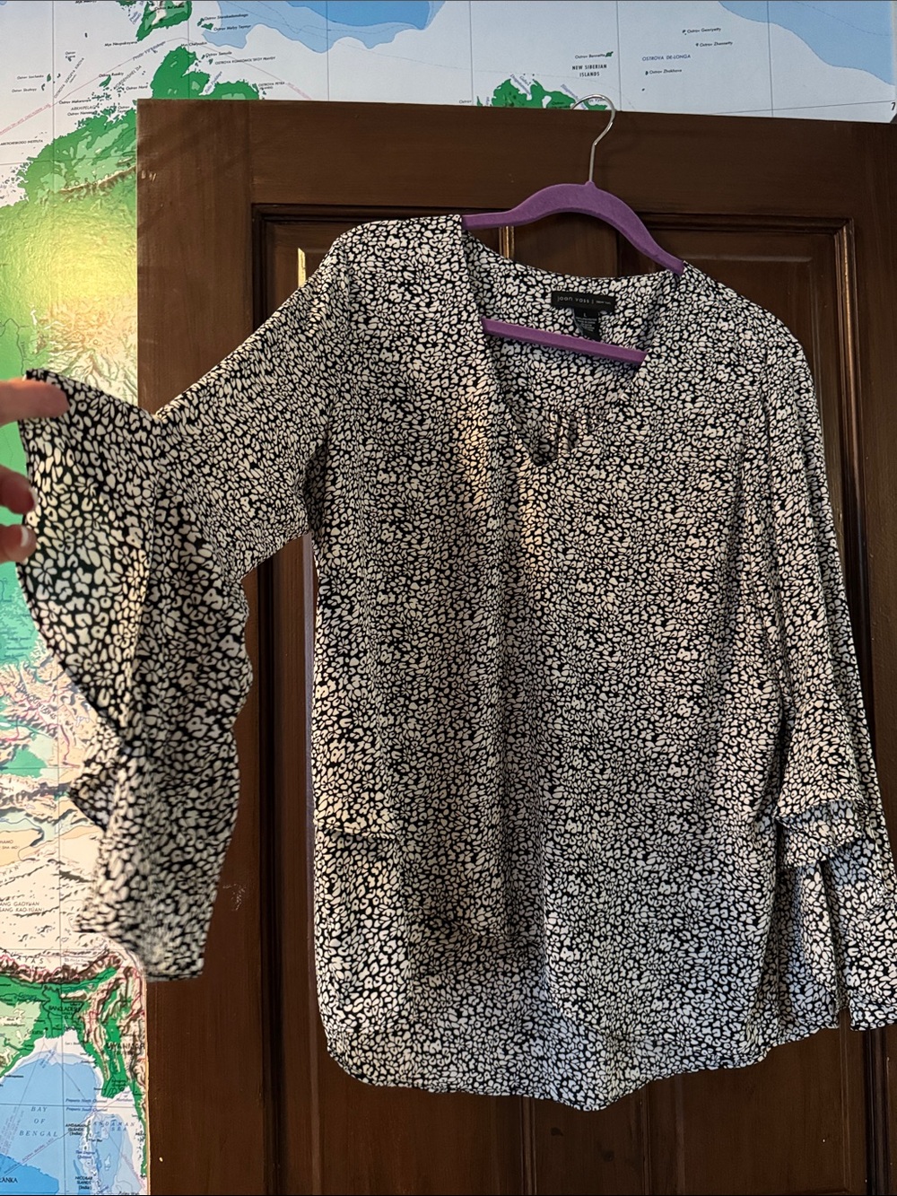Joan Vass Black and White Floral V-Neck Ruffle Sleeve Blouse